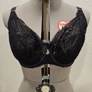 Elegant Black Lace Underwire Bra